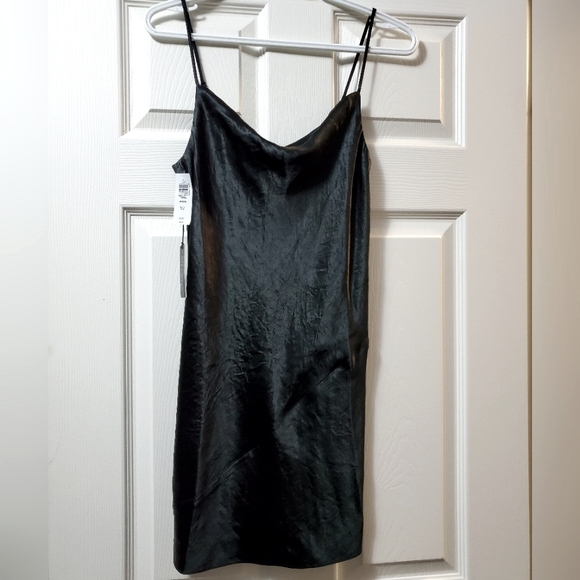 Babaton Model Dress - Picture 3 of 5